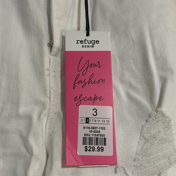 REFUGE Skinny Jeans - Picture 3 of 5